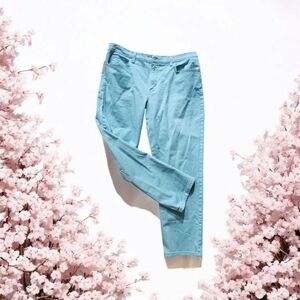 Gloria Vanderbilt denim jeans size 16, Pale Cerulean